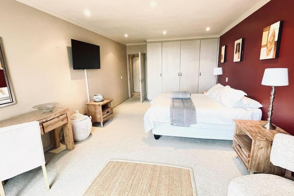 Exquisite Villa At Pinnacle Mossel Bay Exterior photo